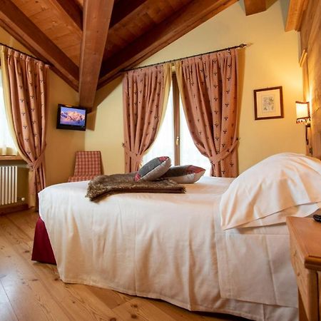 Laghetto Alpine Hotel&Restaurant Brusson Esterno foto