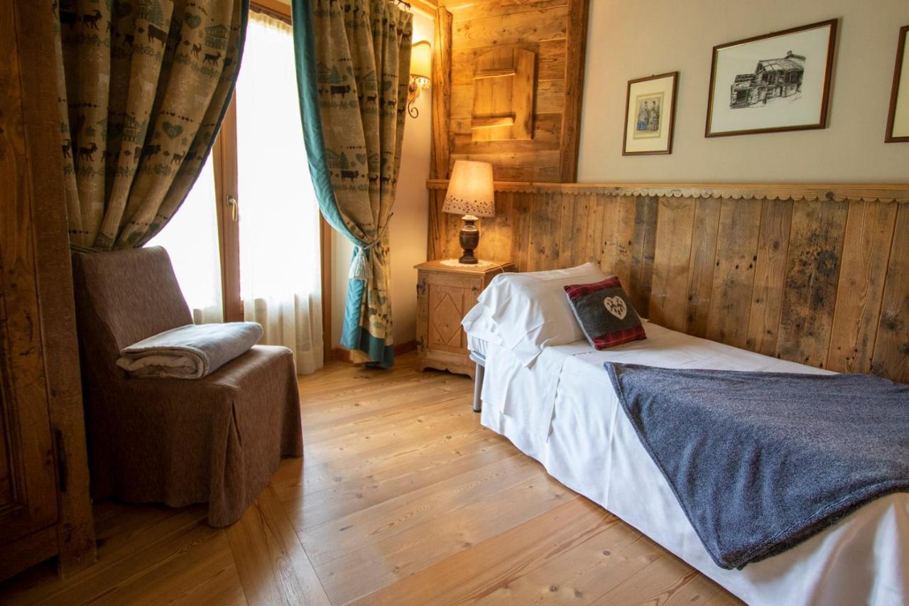 Laghetto Alpine Hotel&Restaurant Brusson Esterno foto