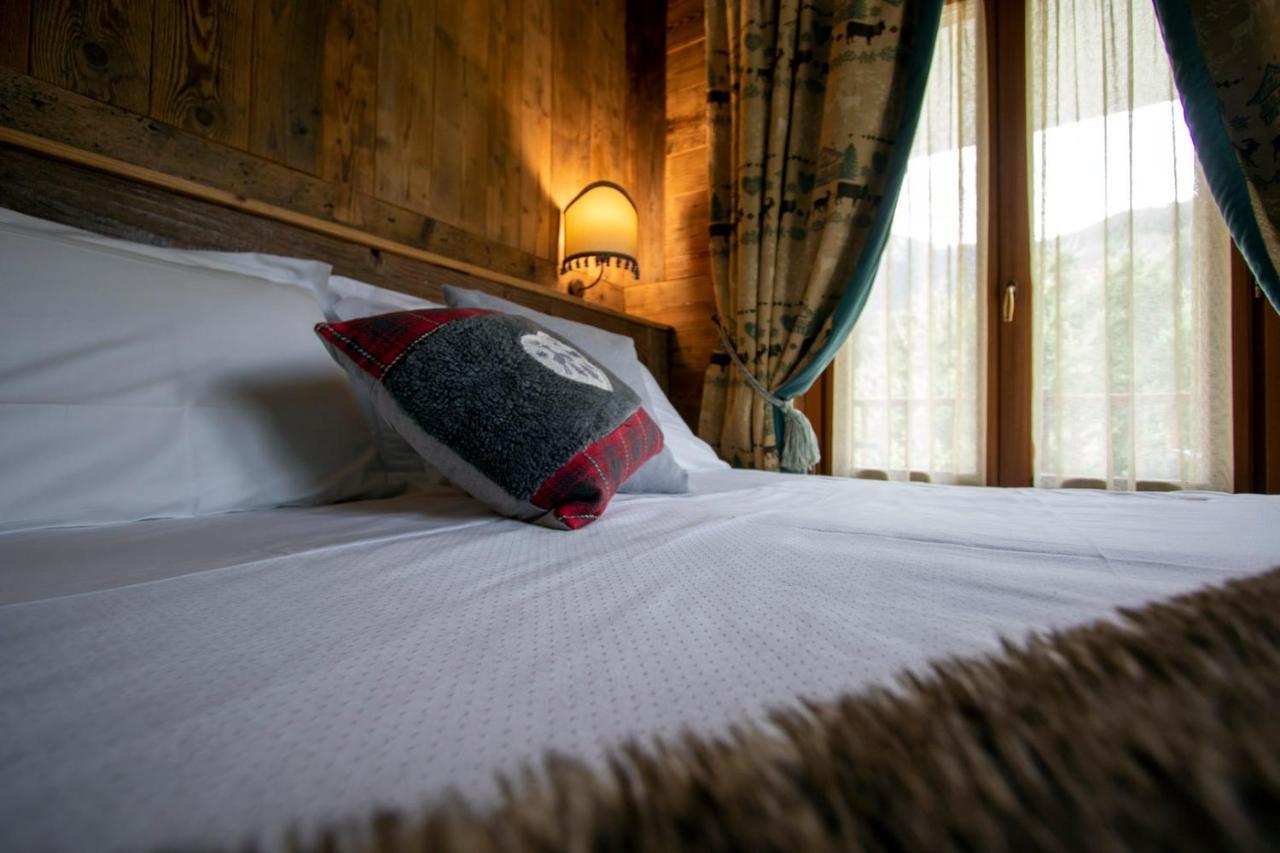 Laghetto Alpine Hotel&Restaurant Brusson Esterno foto