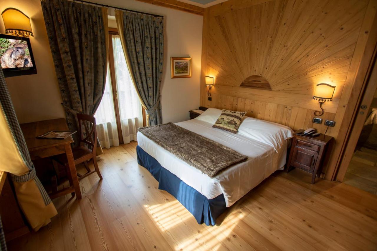 Laghetto Alpine Hotel&Restaurant Brusson Esterno foto