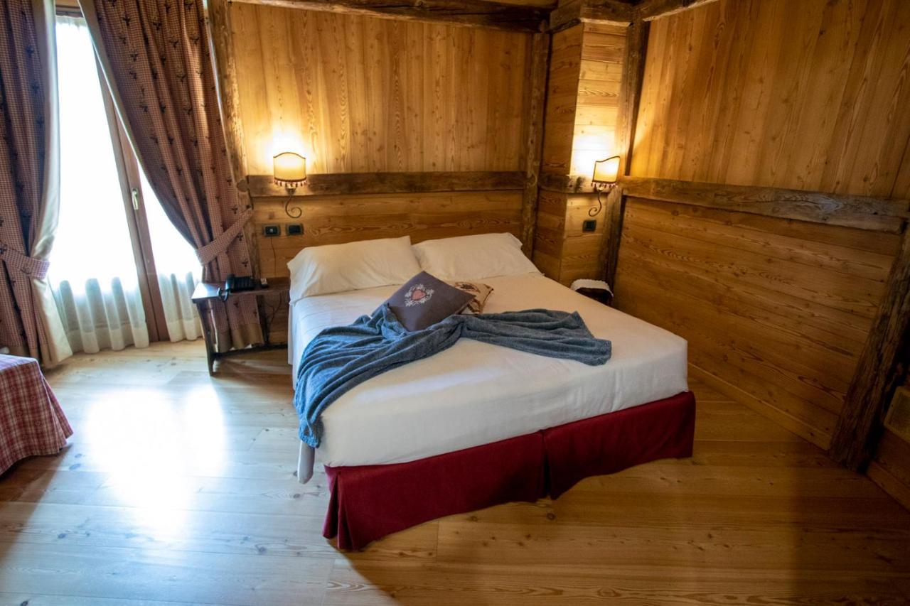 Laghetto Alpine Hotel&Restaurant Brusson Esterno foto