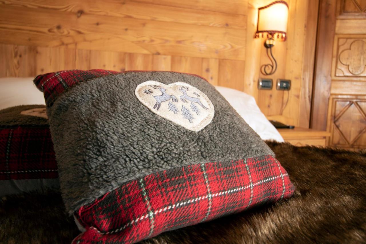 Laghetto Alpine Hotel&Restaurant Brusson Esterno foto
