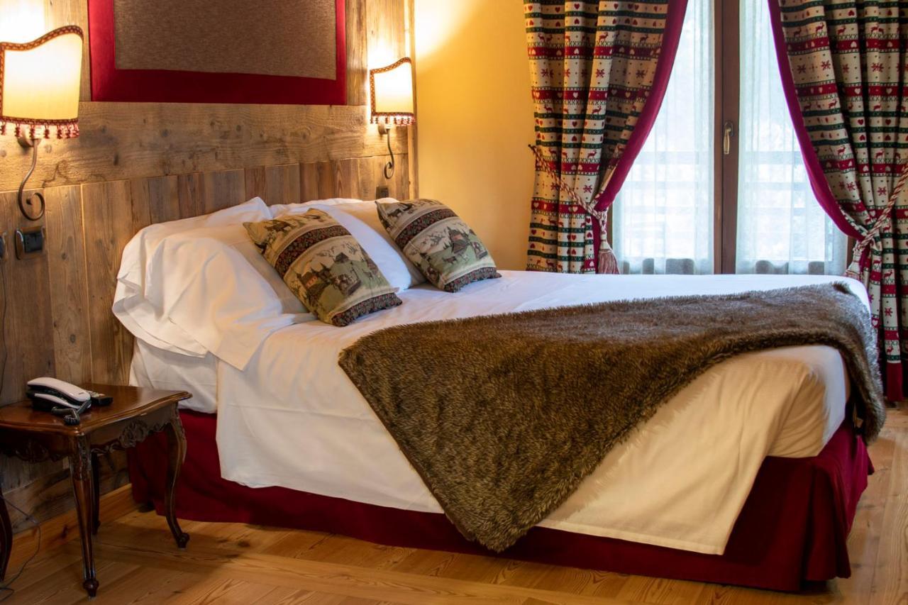 Laghetto Alpine Hotel&Restaurant Brusson Esterno foto