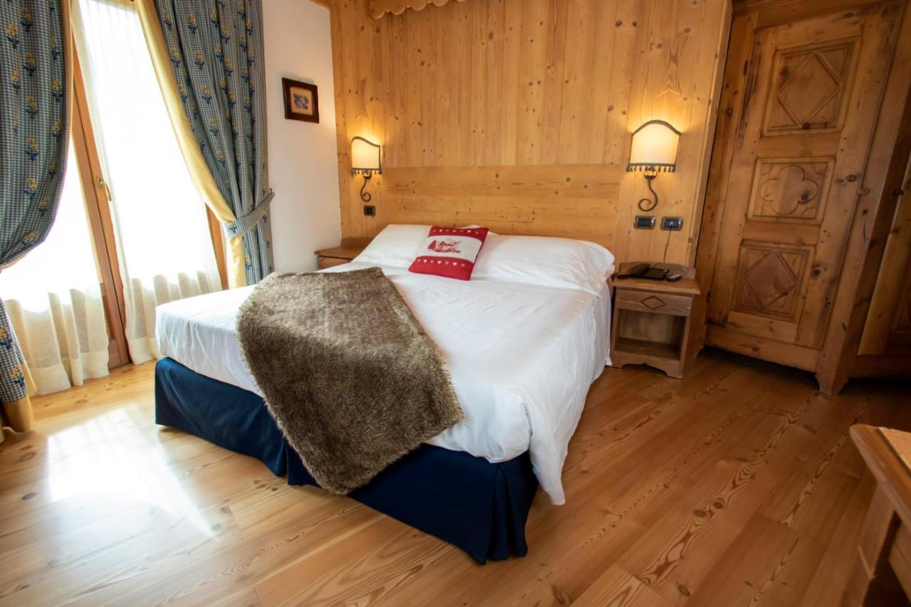 Laghetto Alpine Hotel&Restaurant Brusson Esterno foto