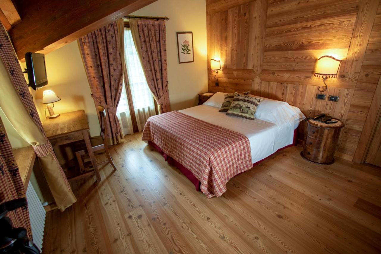 Laghetto Alpine Hotel&Restaurant Brusson Esterno foto