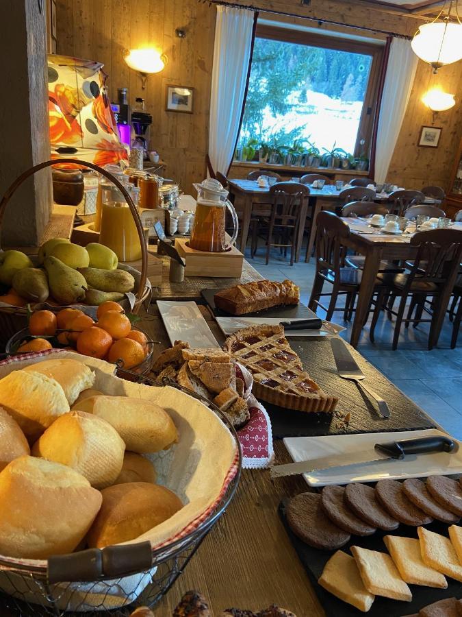 Laghetto Alpine Hotel&Restaurant Brusson Esterno foto