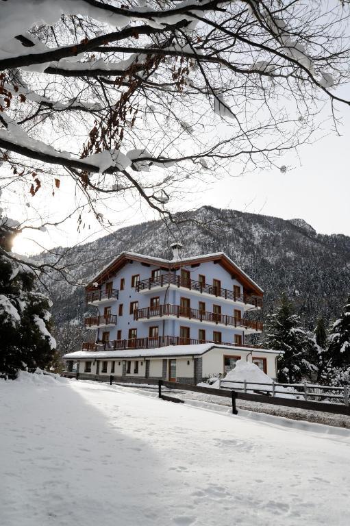Laghetto Alpine Hotel&Restaurant Brusson Esterno foto