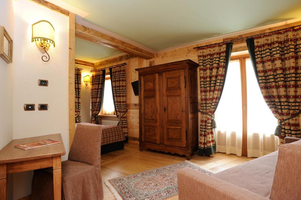 Laghetto Alpine Hotel&Restaurant Brusson Esterno foto