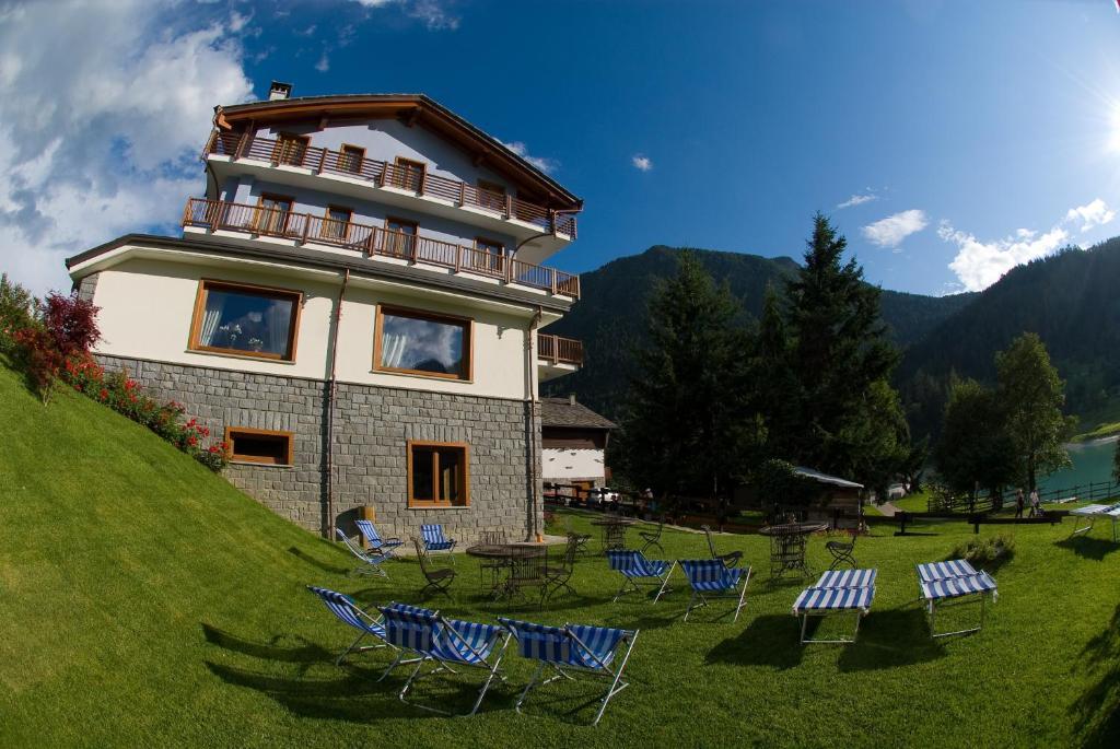 Laghetto Alpine Hotel&Restaurant Brusson Esterno foto