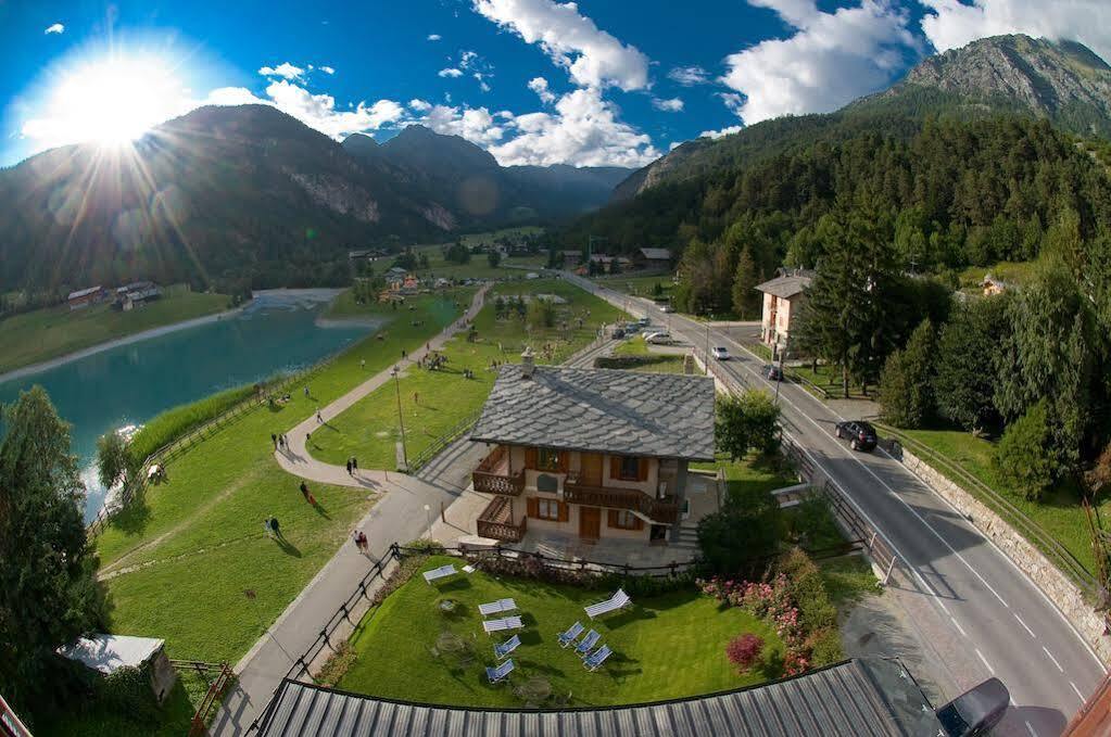 Laghetto Alpine Hotel&Restaurant Brusson Esterno foto